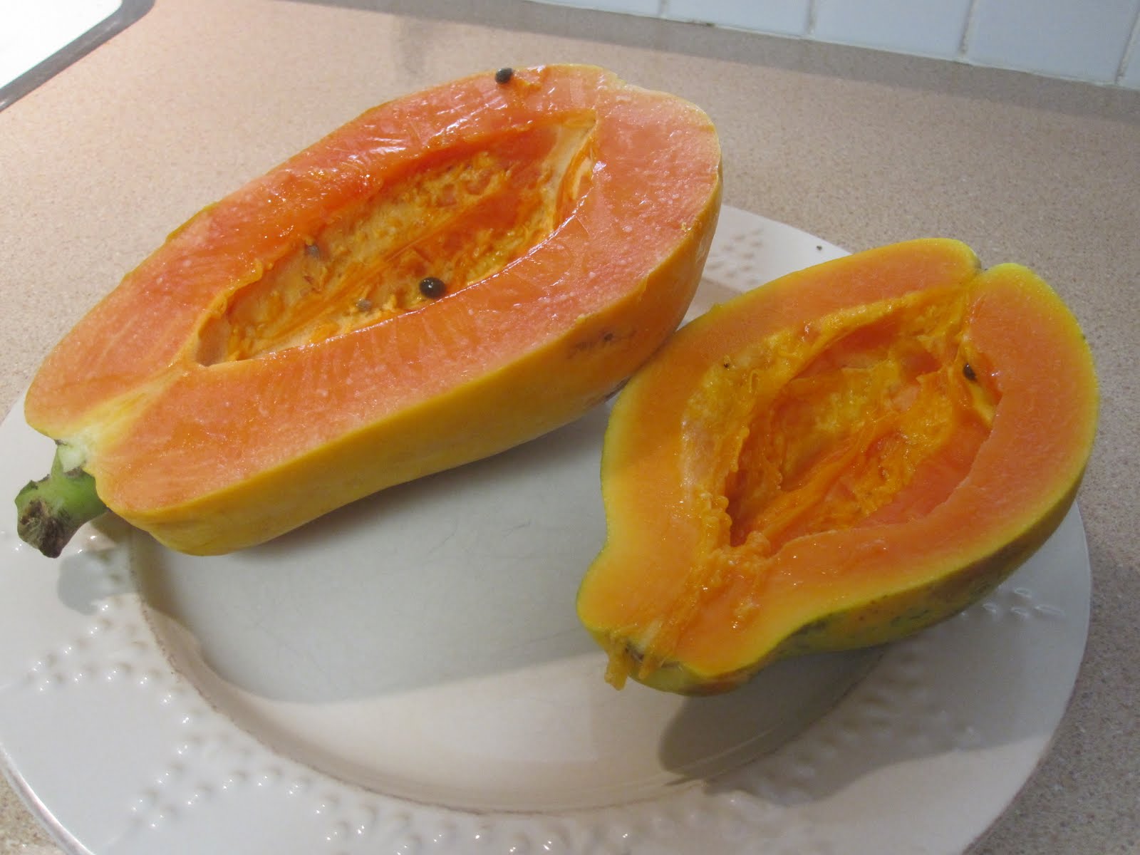 Sunrise Papaya Seeds for Planting – Sweet Strawberry Papaya Variety